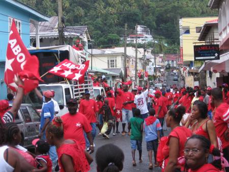 Fete dans la rue pour les elections